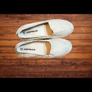 Air walk slip ons, white